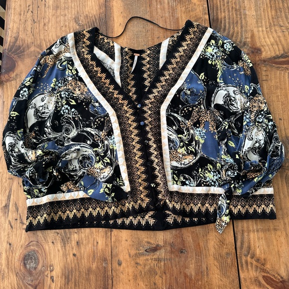 Free People Catch Me If You Can Blouse Size M - Picture 3 of 10